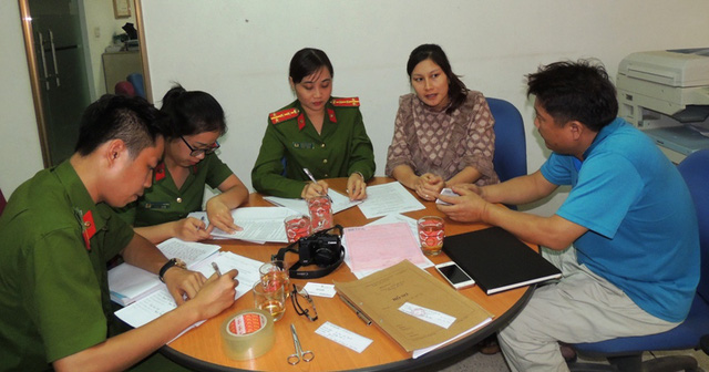 Công[-]ty[-]TNHH[-]trang[-]sức[-]Việt[-]Nam[-]-[-]Sunny[-]bị[-]phạt[-]300[-]triệu[-]đồng,[-]đình[-]chỉ[-]hoạt[-]động[-]3[-]tháng